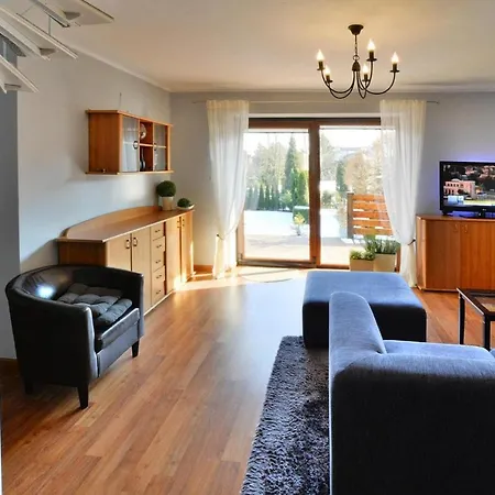 Holiday Villa, Вілла *